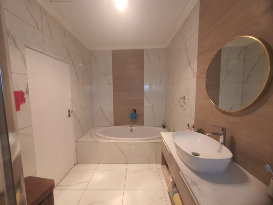 To Let 4 Bedroom Property for Rent in Nahoon Eastern Cape